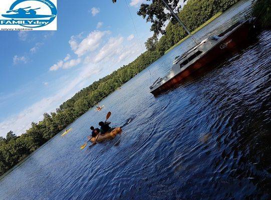Szkolny klasowy spływ kajakowy