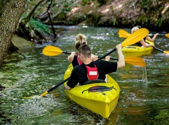 Szkolny klasowy spływ kajakowy